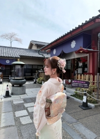 👰‍♀️女の子情報： 名前：純香（すみか） 身長：162cm 体重：48kg 年齢：27歳