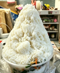 很餓，所以我只吃一（億）點點就好