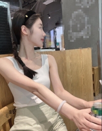 身長：吉田悠衣 162cm 46kgC+ 25歳