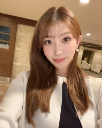 #Tokyo's Xiaonai introduces you to pure and pretty girls!